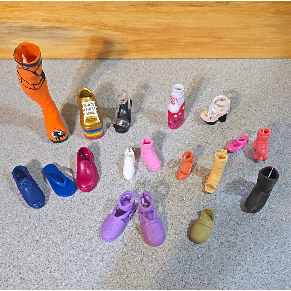 Lot of 16 Fashion Doll Shoes & Boots Multicolor Plastic Replacements